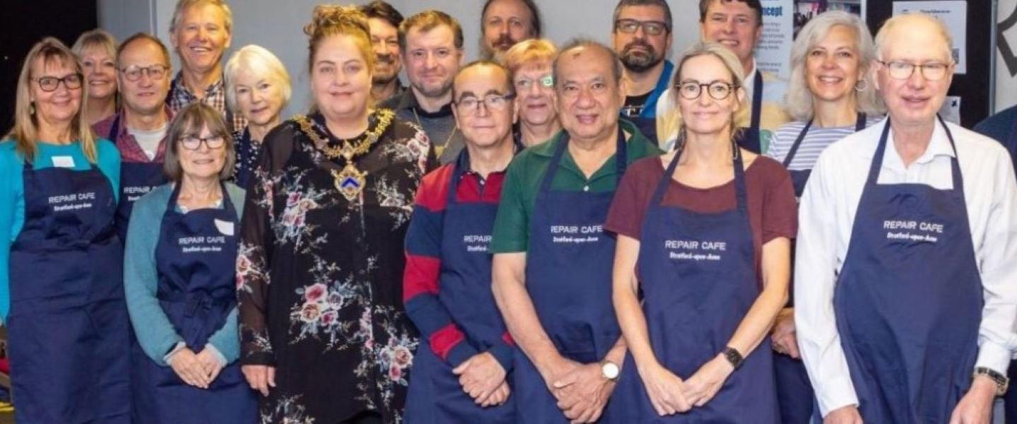 Repair Cafe volunteers